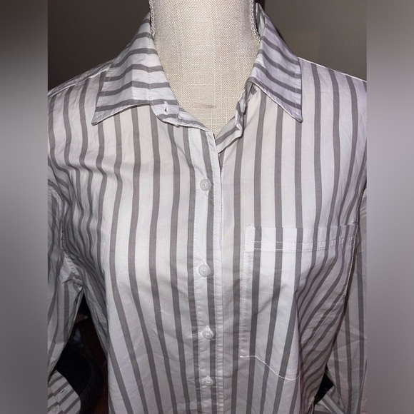 Lola River button down shirt. A little oversized imo size S NWOT - Picture 2 of 7